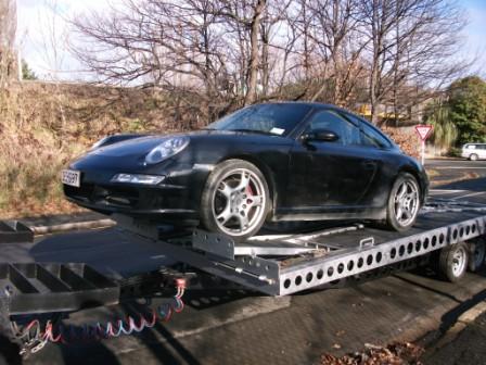 crouching_trailer_porsche.jpg